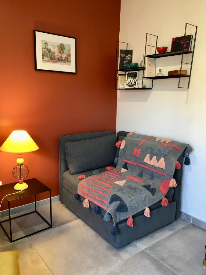 La Possibilite D'une Ile Apartment